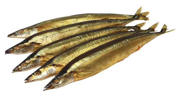 Обладая достаточной жирностью, сайра идеально подходит для любой термической обработки, в том числе и копчения. Благодаря использованию только качественного сырья и натуральных ингредиентов, а так же щадящей тепловой обработки, рыба лишь минимально утрачивает свои полезные свойства, приобретая нежную структуру, непревзойденный аромат и вкус и приятный серебристый цвет с золотым отливом. Данный продукт идеально подходит для употребления в качестве основного блюда или закуски