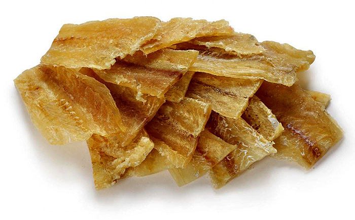 Сушеная треска — это, пожалуй, тот продукт, частое употребление в пищу которого идет только на пользу организму, и не надоедает ее вкус. Вяленая треска это настоящий морской деликатес. Искусно приготовленная вяленая треска отличается особым вкусом, ароматом, консистенцией и считается кулинарами всего мира настоящим деликатесом. Вобла вяленая, лещ вяленый эту рыбу любят южане, а северяне едят морские деликатесы, основной из них это - треска вяленая, филе трески вяленой.