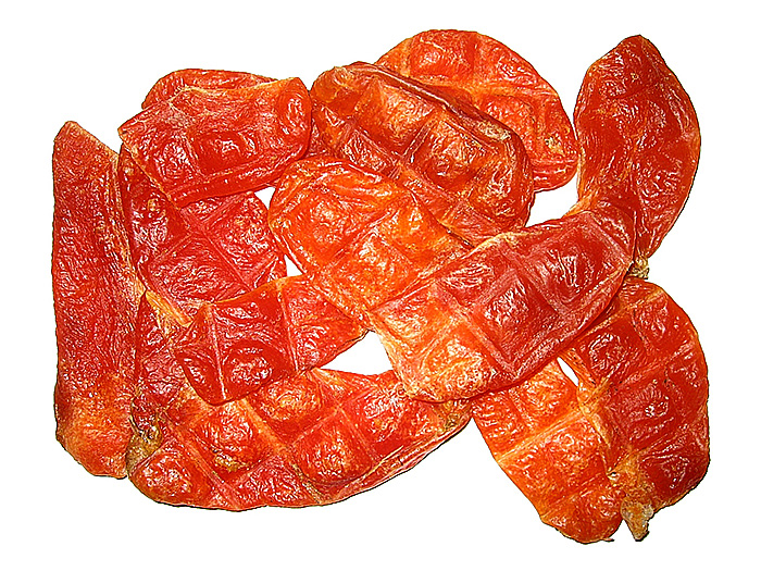 Икра макруруса очень похожа на лососевую и внешне, и по вкусу, и по питательным свойствам. Чтобы надолго сохранить икру, ее солят и завяливают. В результате получается отличная закуска к пиву и просто полезный соленый снек на все случаи жизни. 